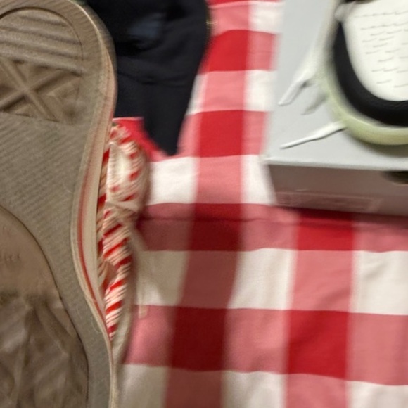 Vintage Converse hi tops candy cane Christmas pattern size 6 kids 8 women - Picture 6 of 8